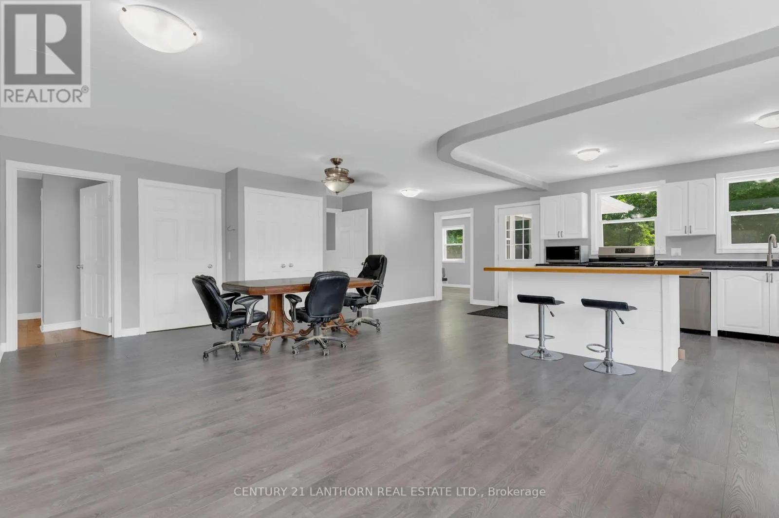 932 HUNT CLUB ROAD