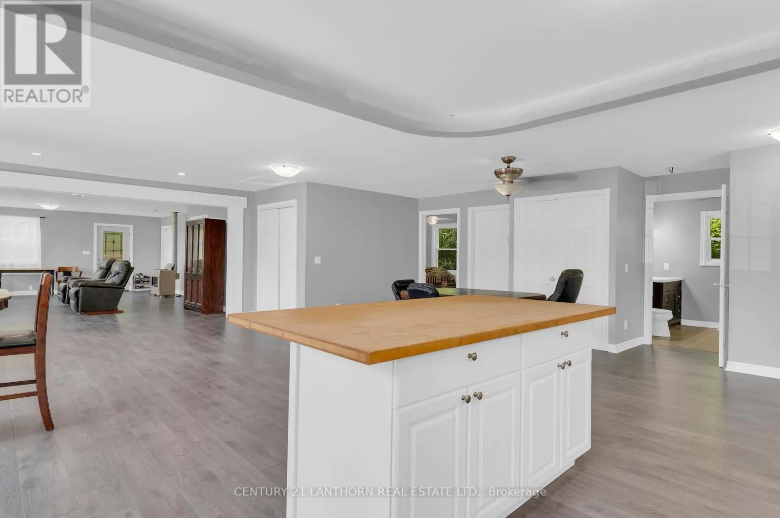 932 HUNT CLUB ROAD