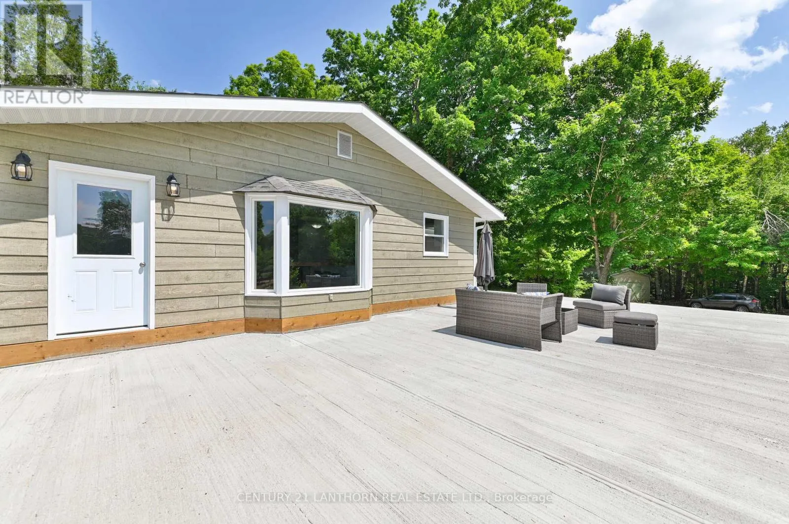 932 HUNT CLUB ROAD