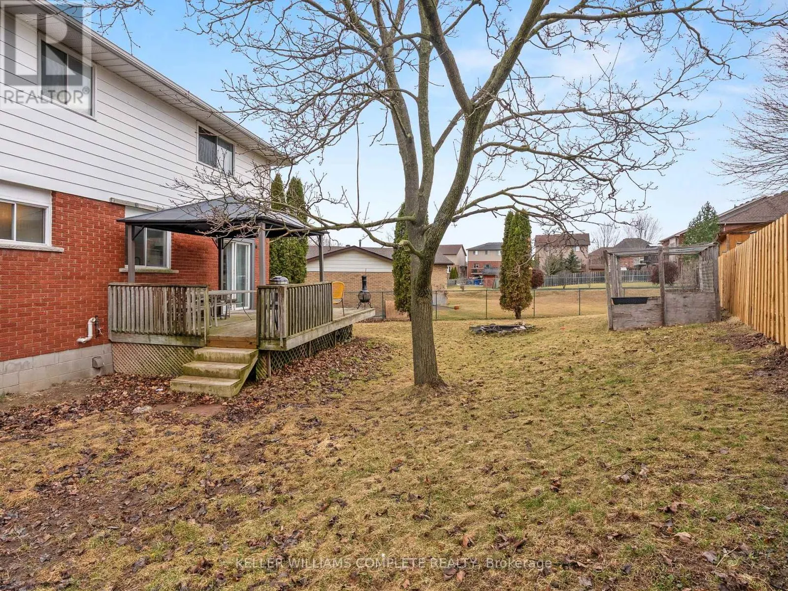 102 DUNDEE DRIVE