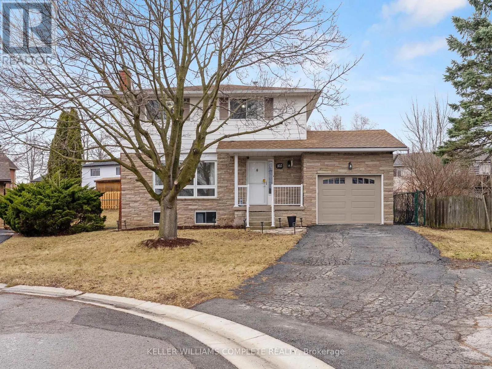 102 DUNDEE DRIVE