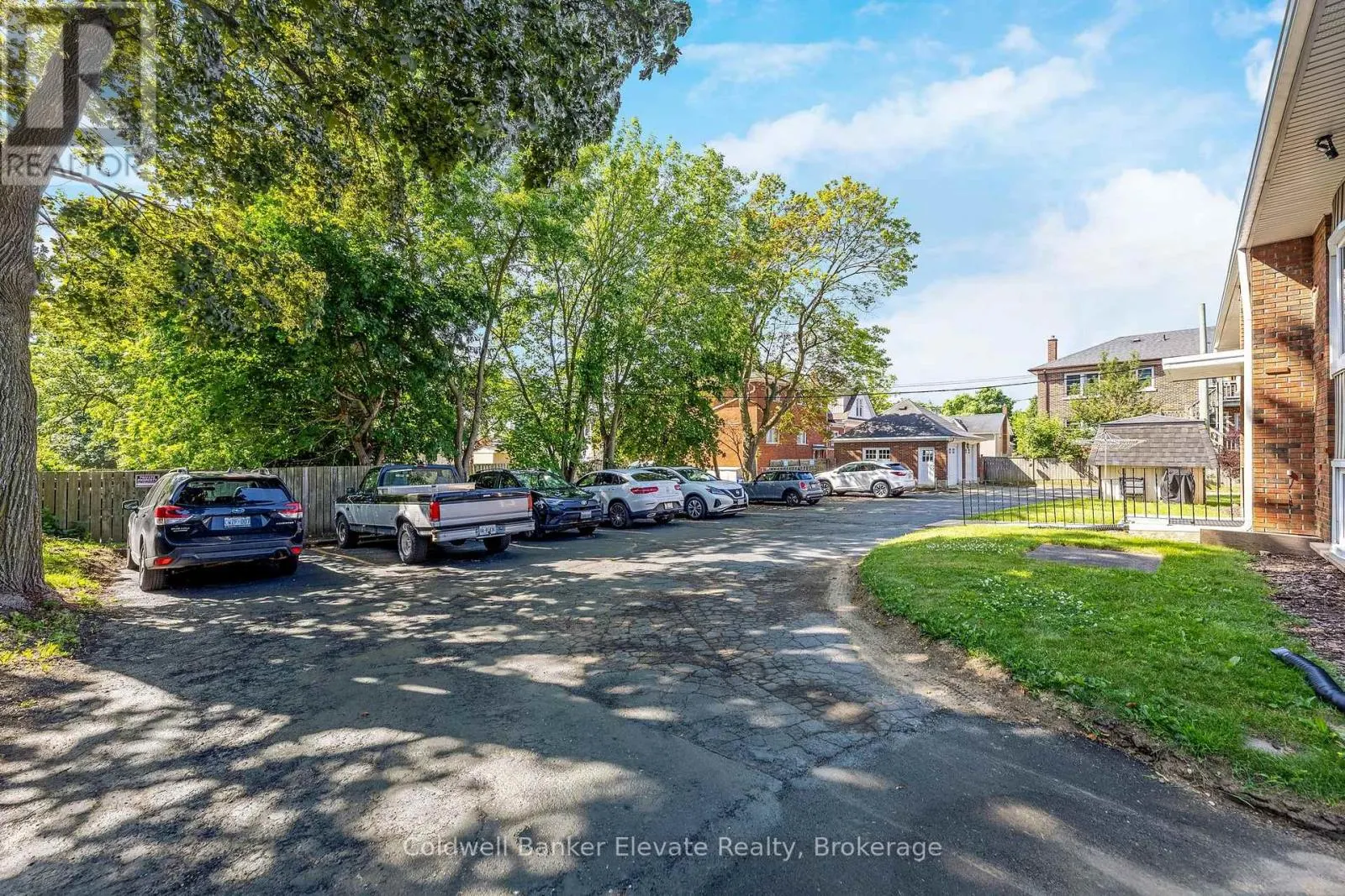24 - 233 WESTMINSTER DRIVE S