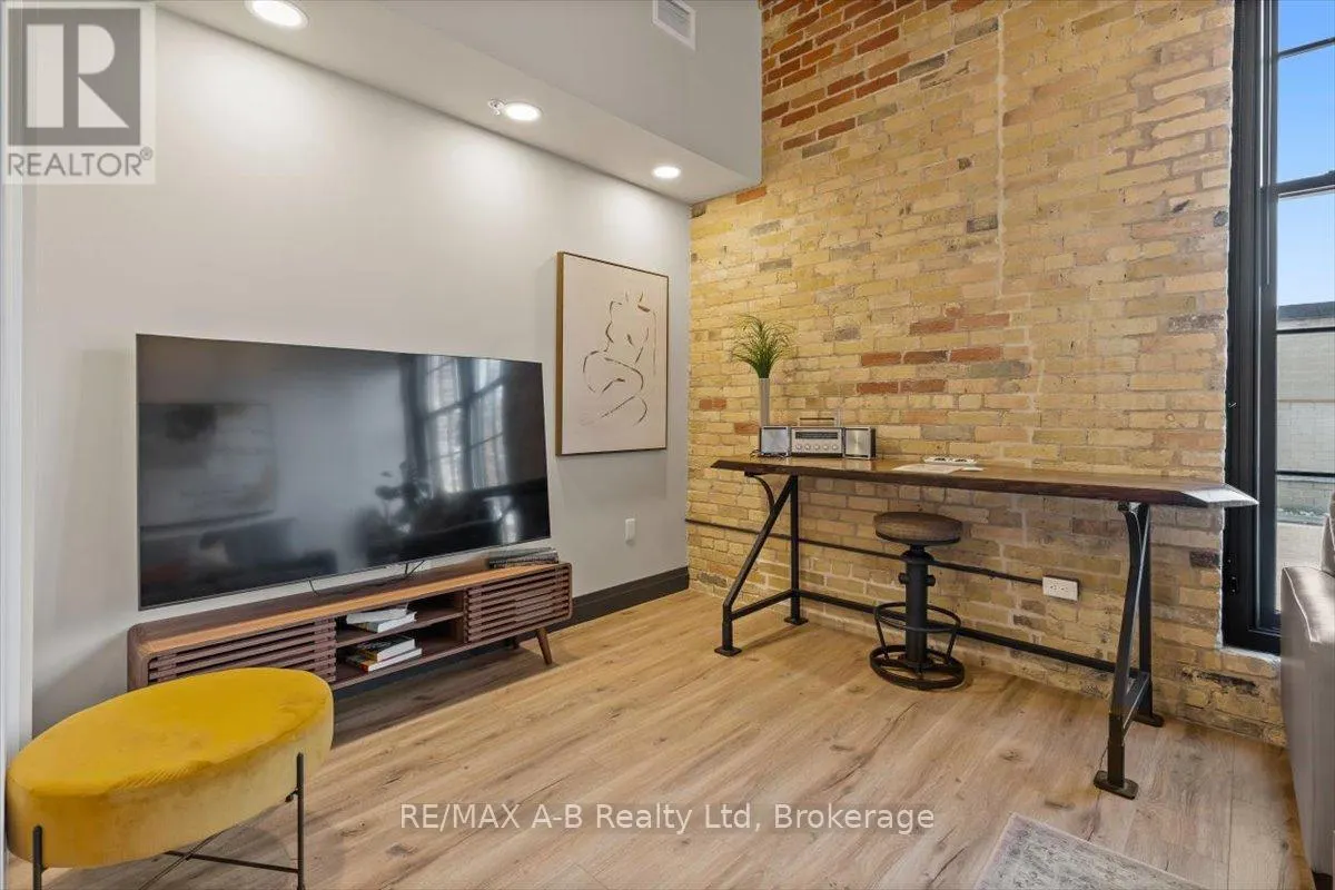 112 - 245 DOWNIE STREET, #112