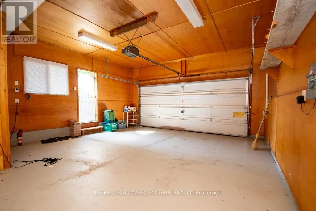 2 HUNTINGWOOD CRESCENT