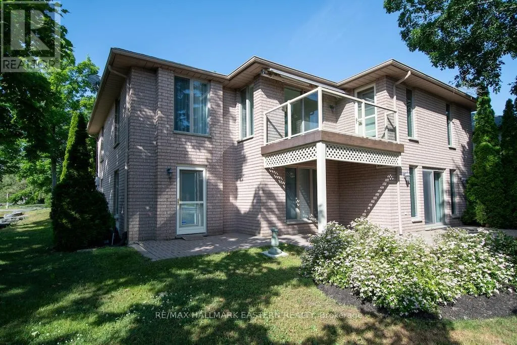 2 HUNTINGWOOD CRESCENT