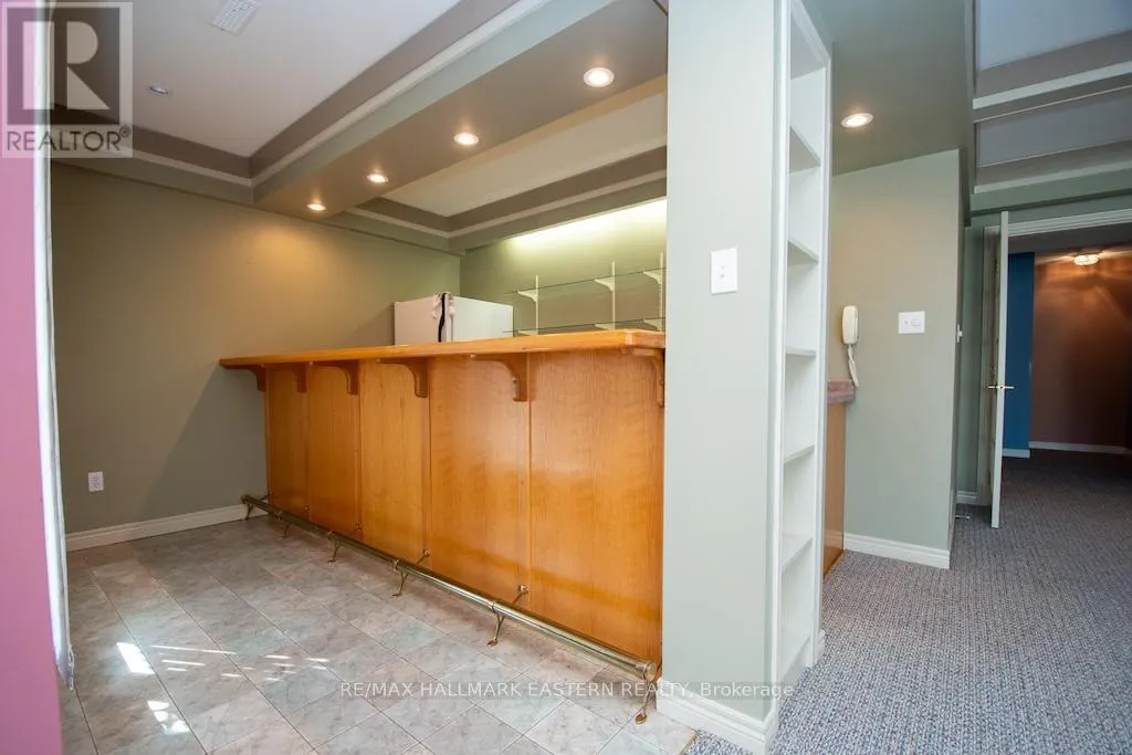 2 HUNTINGWOOD CRESCENT