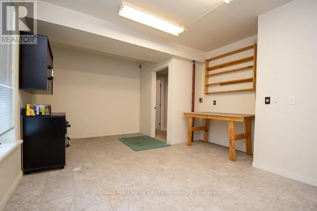 2 HUNTINGWOOD CRESCENT