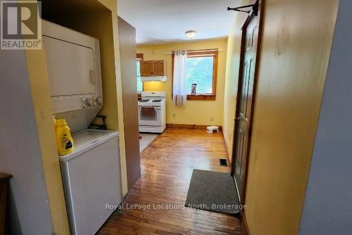 382 8TH STREET E