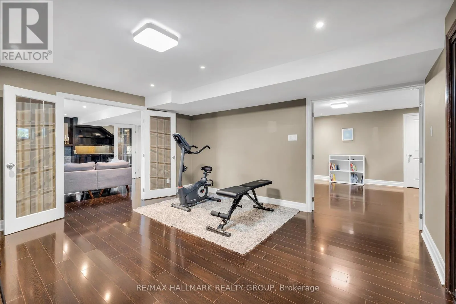 451 LANDSWOOD WAY