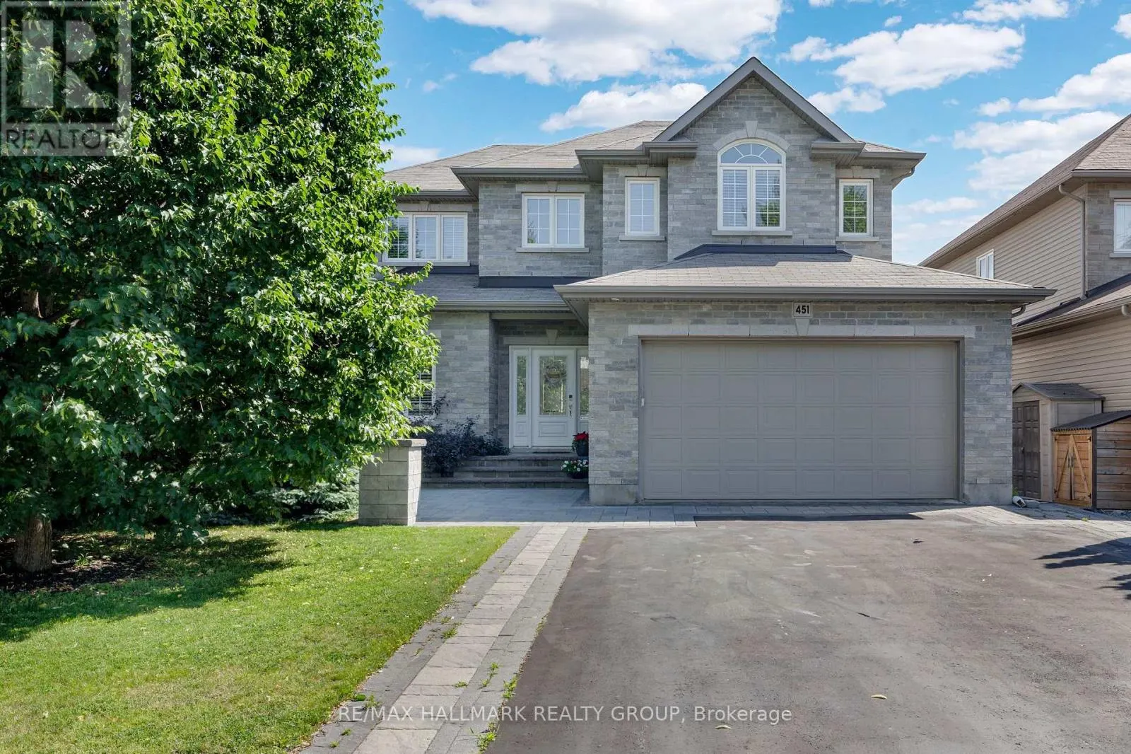 451 LANDSWOOD WAY