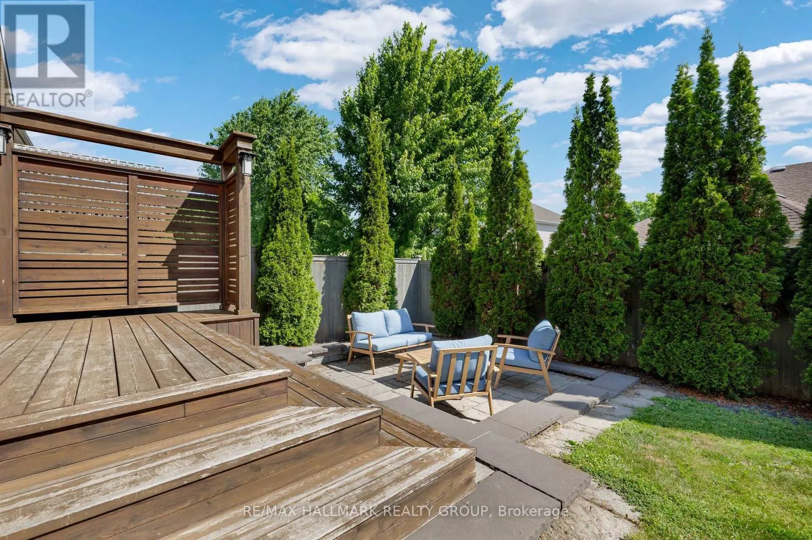 451 LANDSWOOD WAY