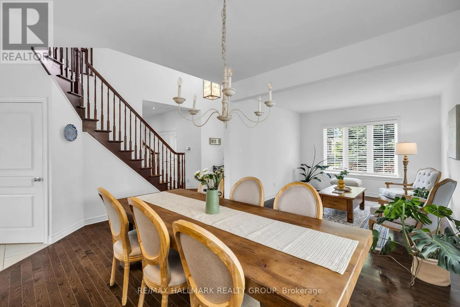 451 LANDSWOOD WAY