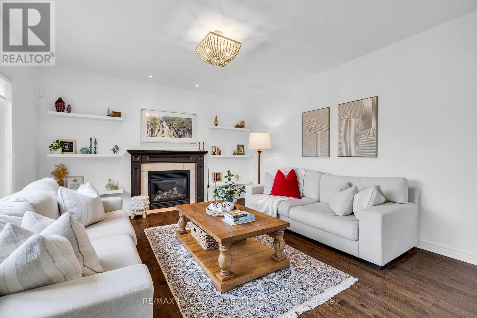 451 LANDSWOOD WAY