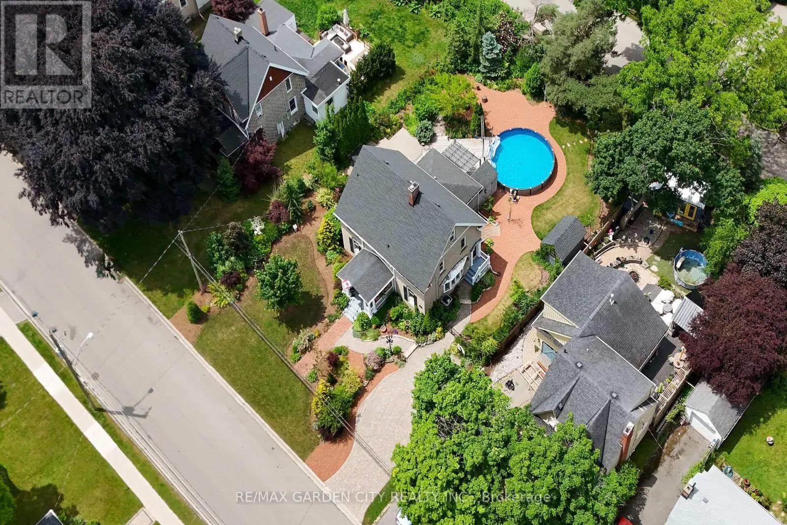 14 ROBINSON STREET S