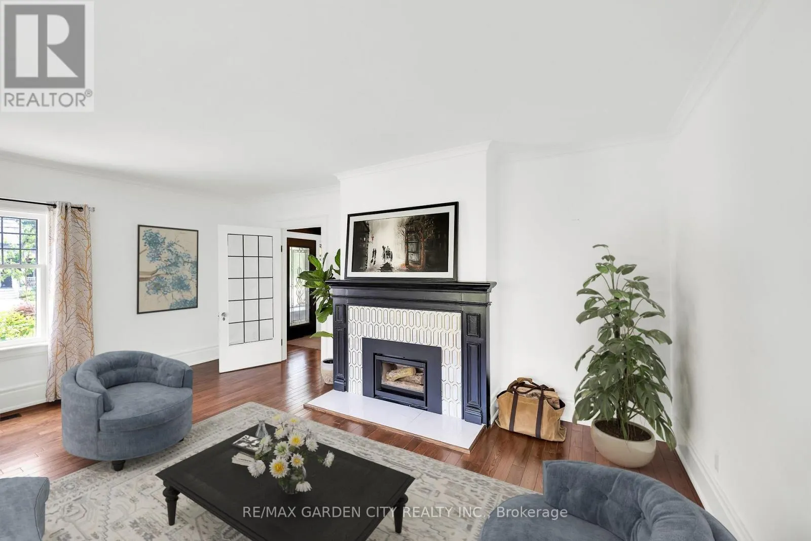 14 ROBINSON STREET S