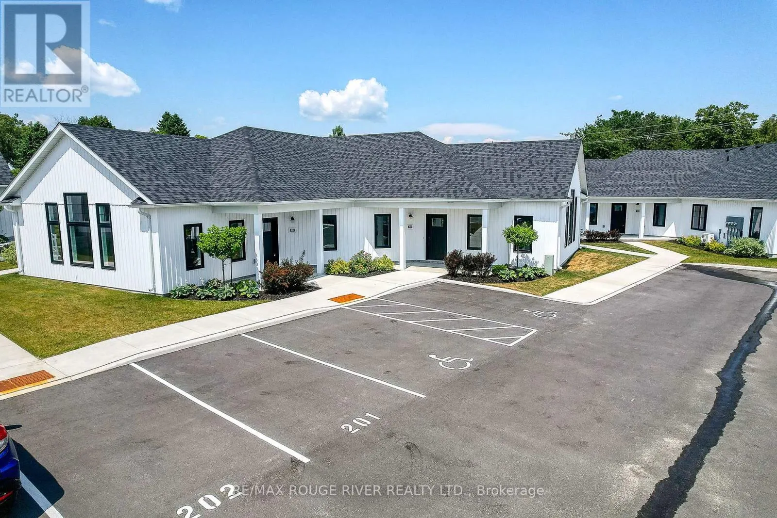 201 - 14 MEADOWCREEK DRIVE, #201