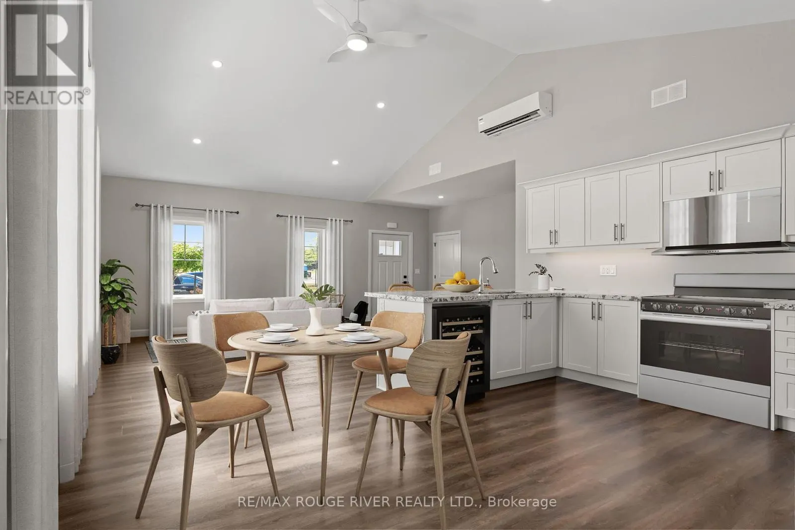201 - 14 MEADOWCREEK DRIVE, #201
