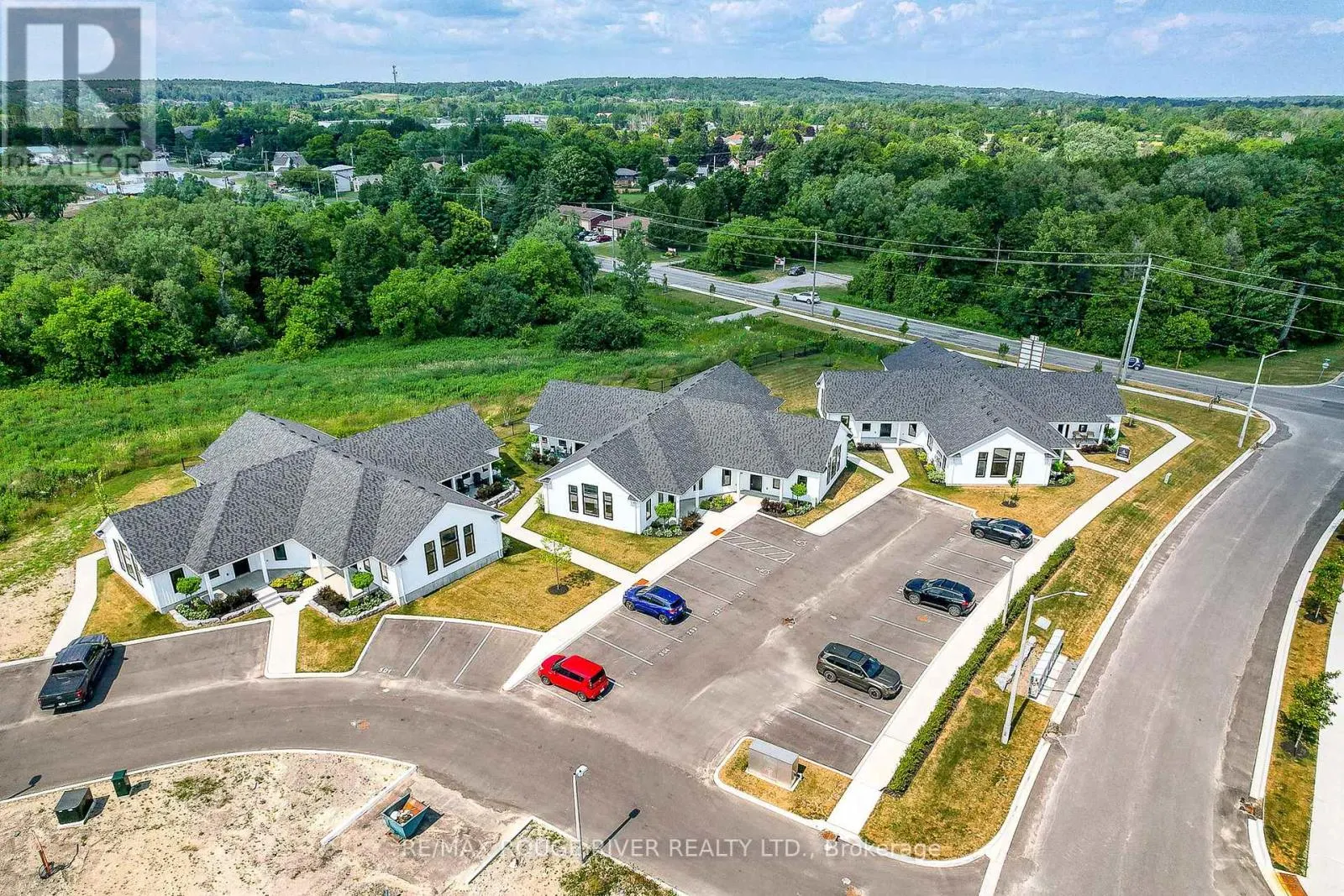 201 - 14 MEADOWCREEK DRIVE, #201