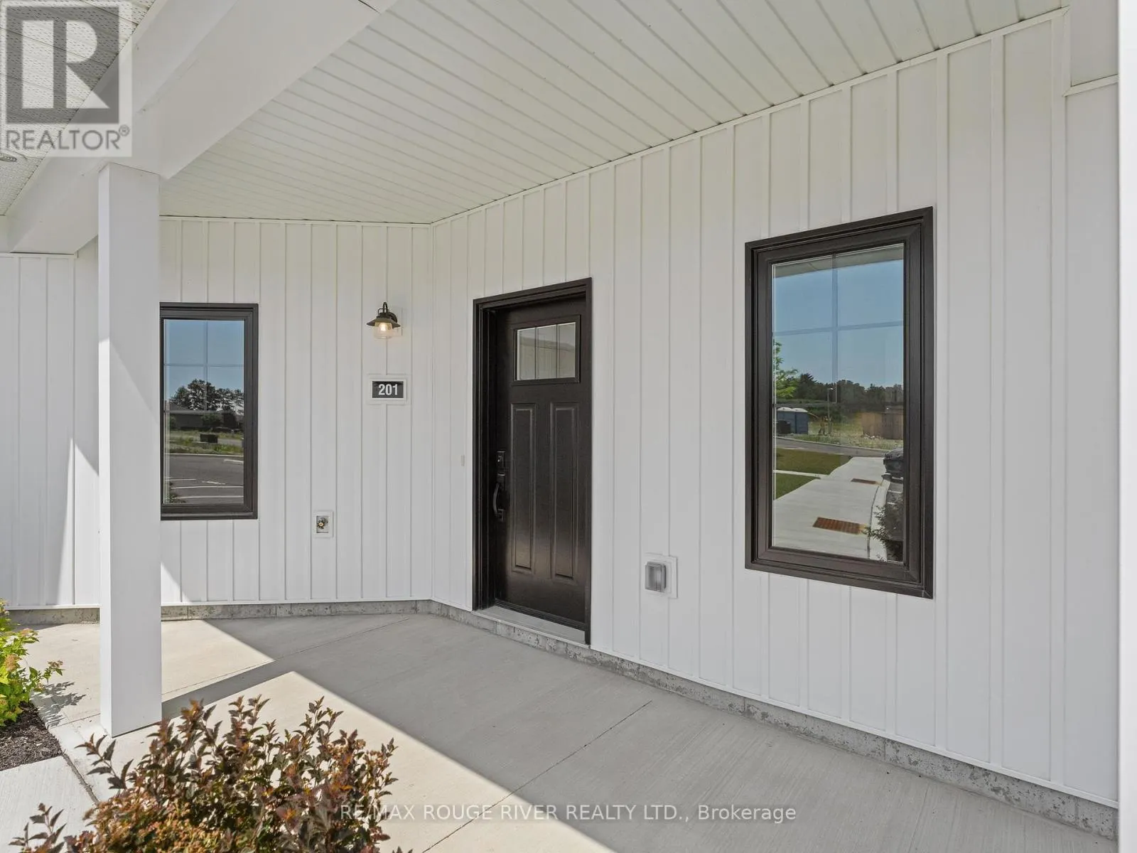 201 - 14 MEADOWCREEK DRIVE, #201