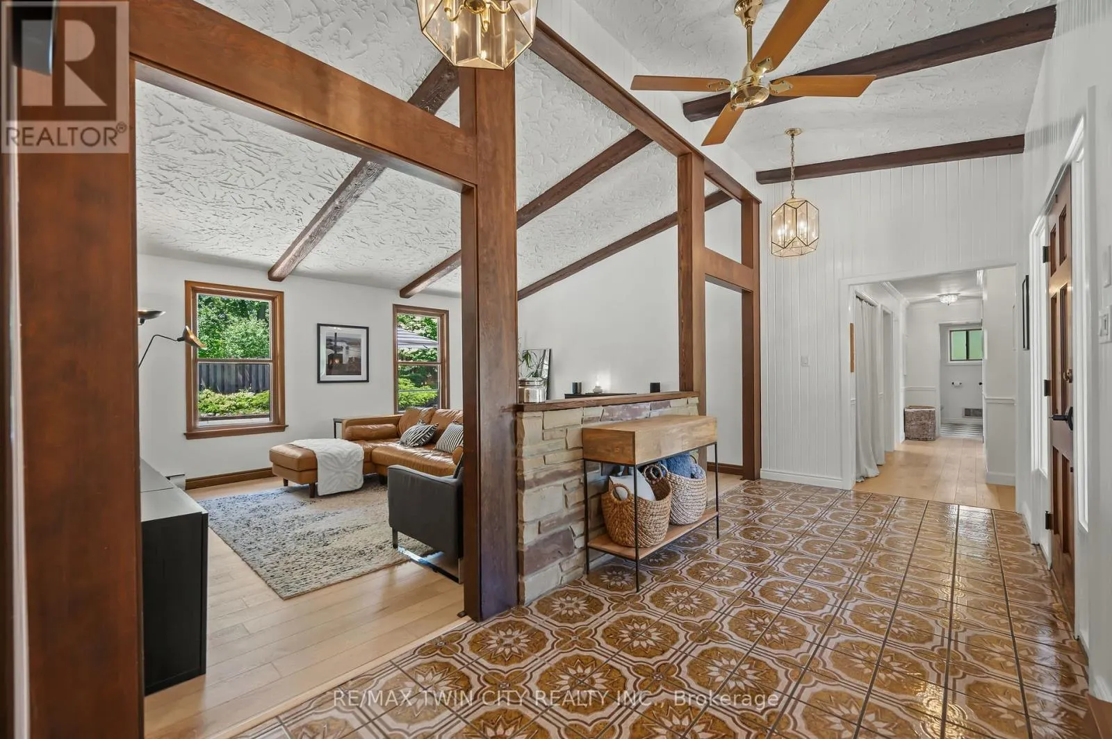 105 GRANDVIEW DRIVE