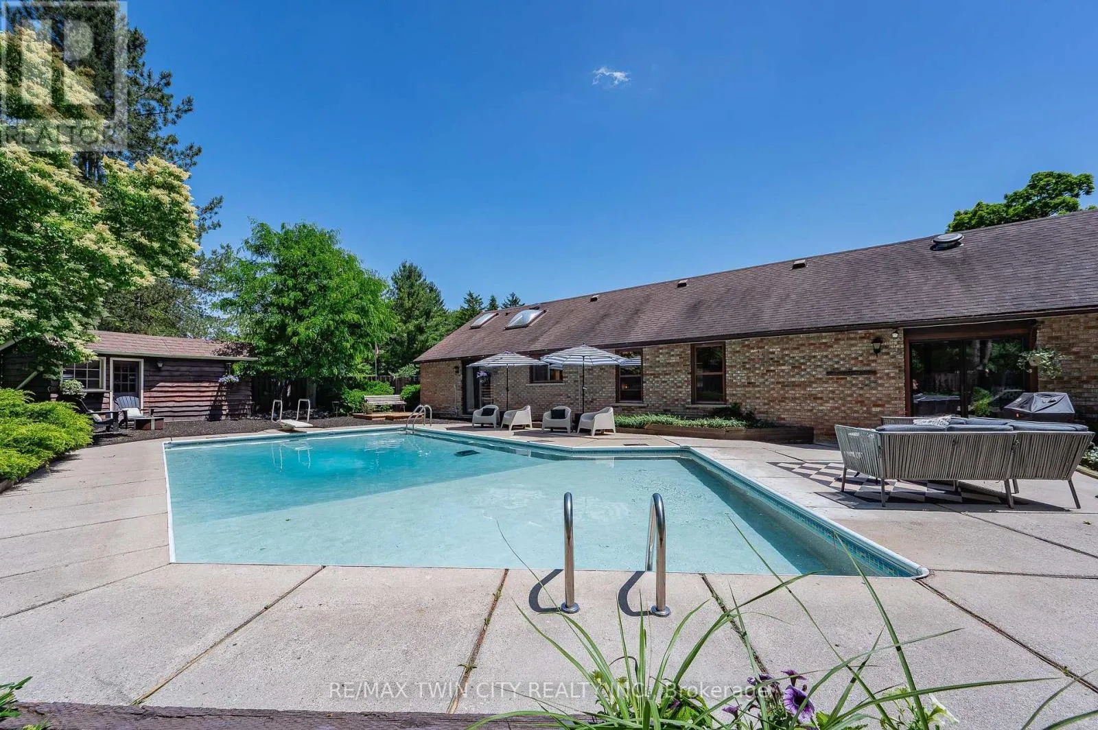 105 GRANDVIEW DRIVE