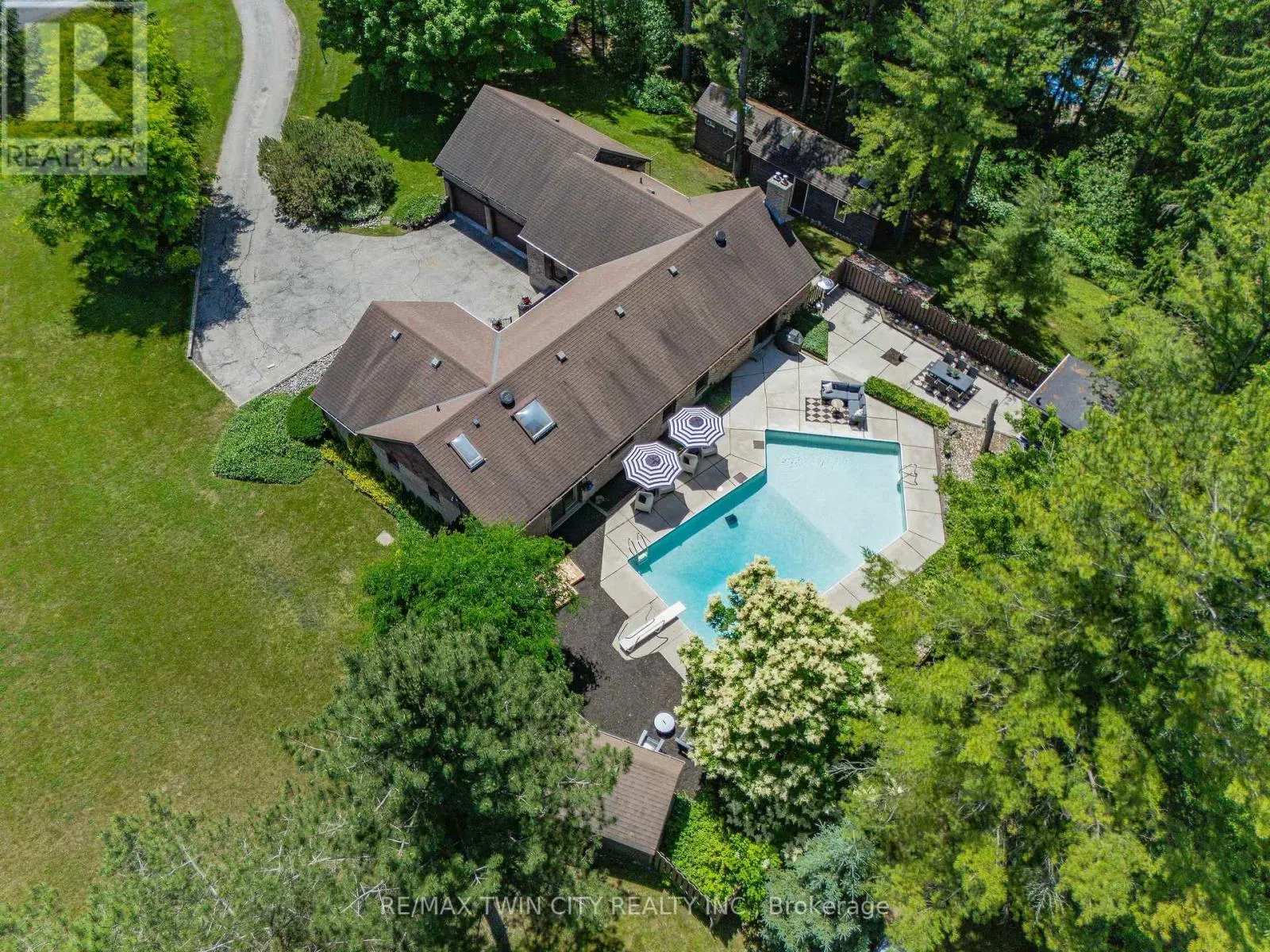 105 GRANDVIEW DRIVE