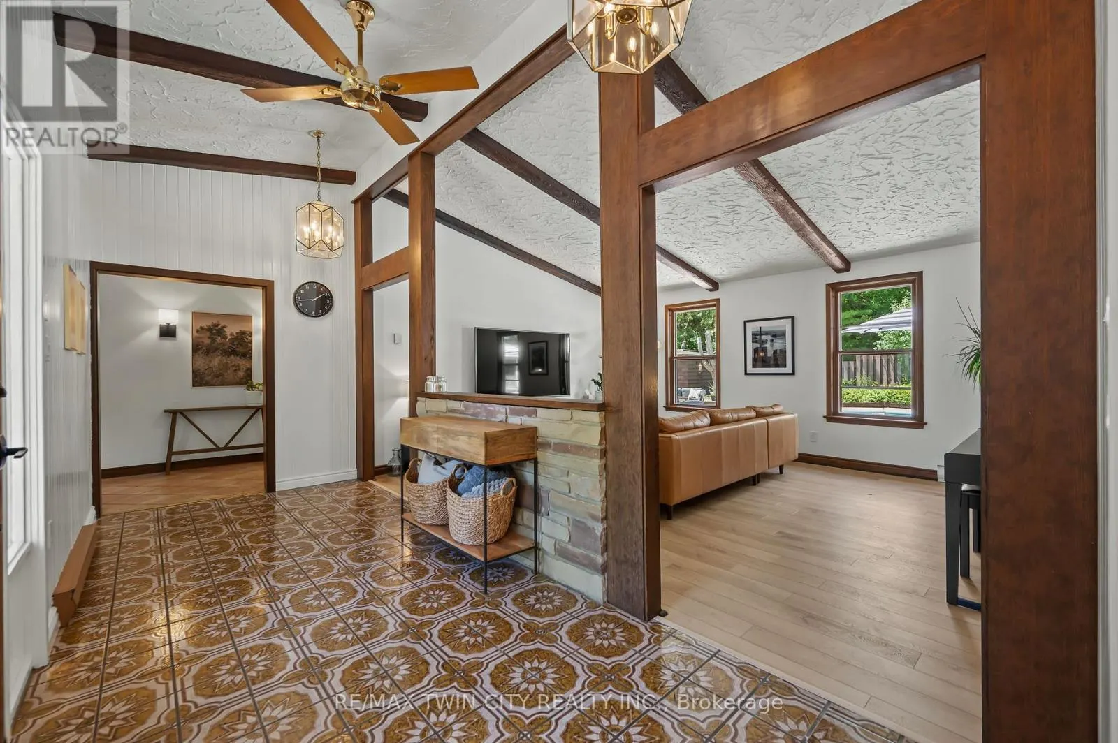 105 GRANDVIEW DRIVE
