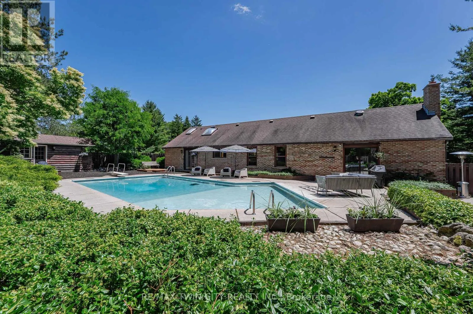 105 GRANDVIEW DRIVE