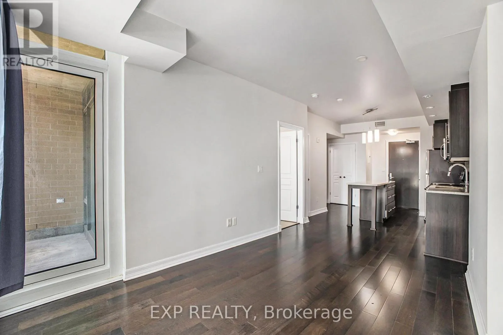 609 - 238 BESSERER STREET