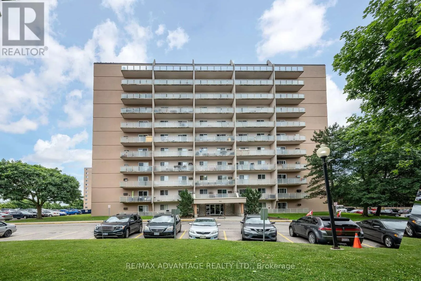 806 - 563 MORNINGTON AVENUE, #806