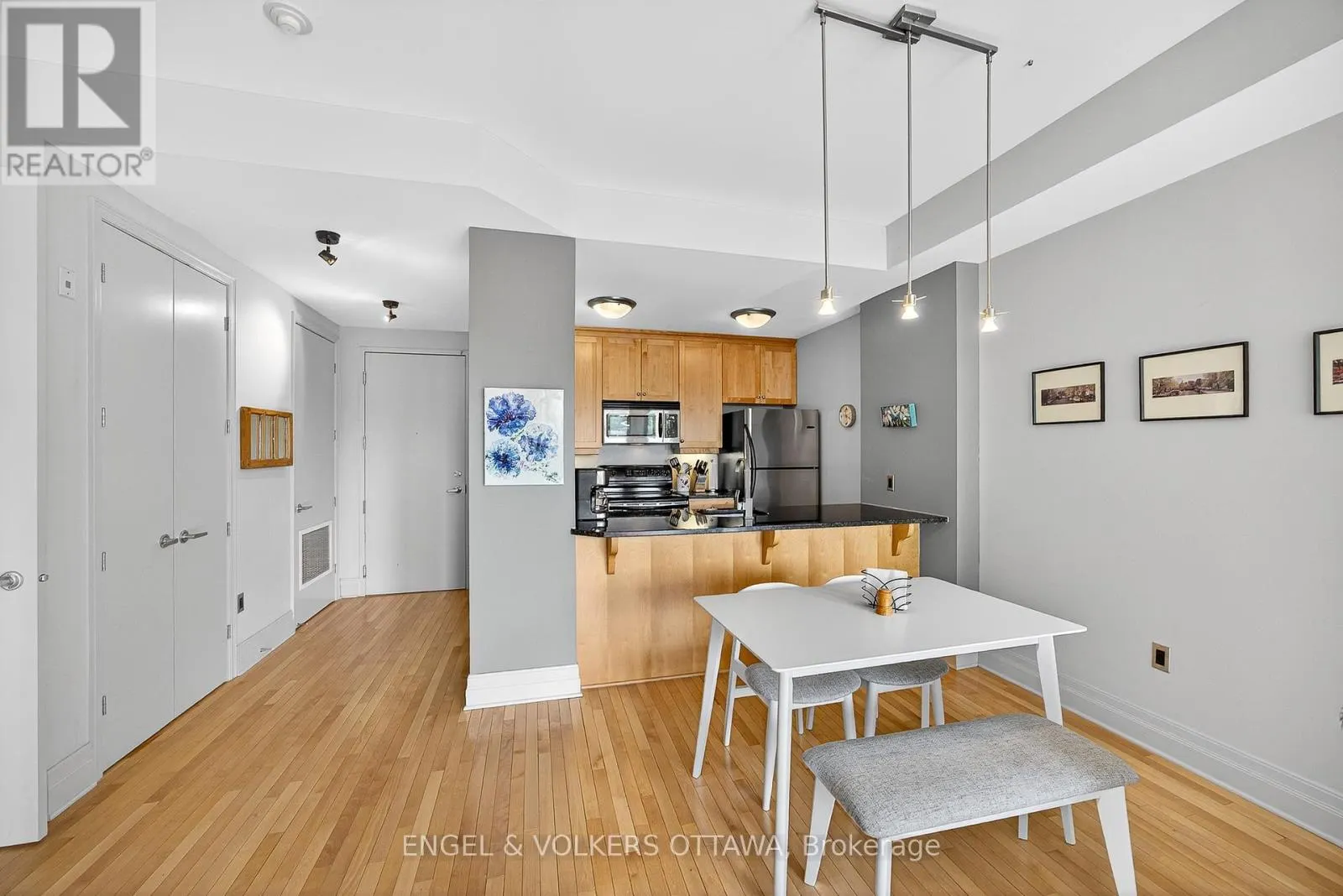 404 - 420 BERKLEY AVENUE