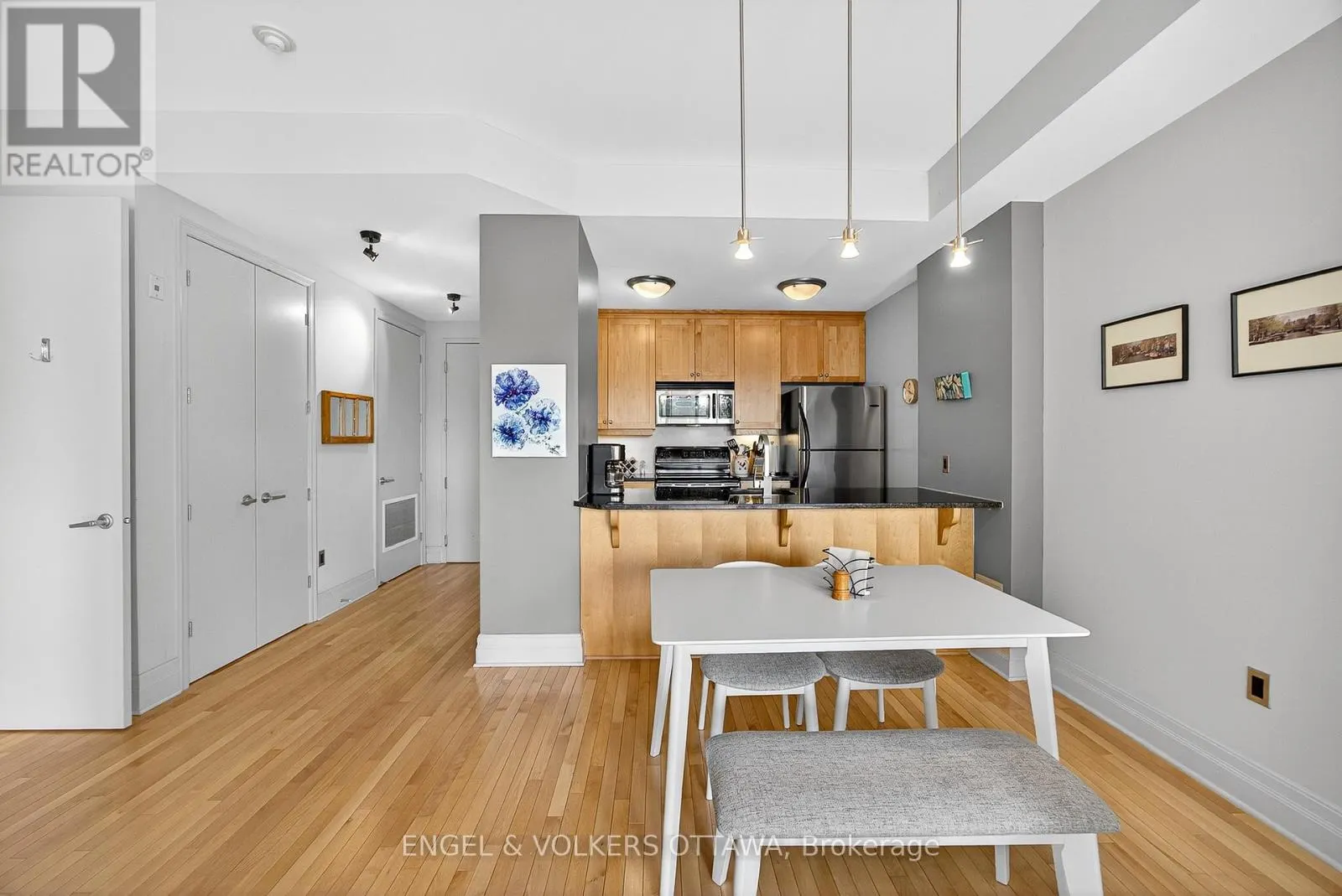404 - 420 BERKLEY AVENUE