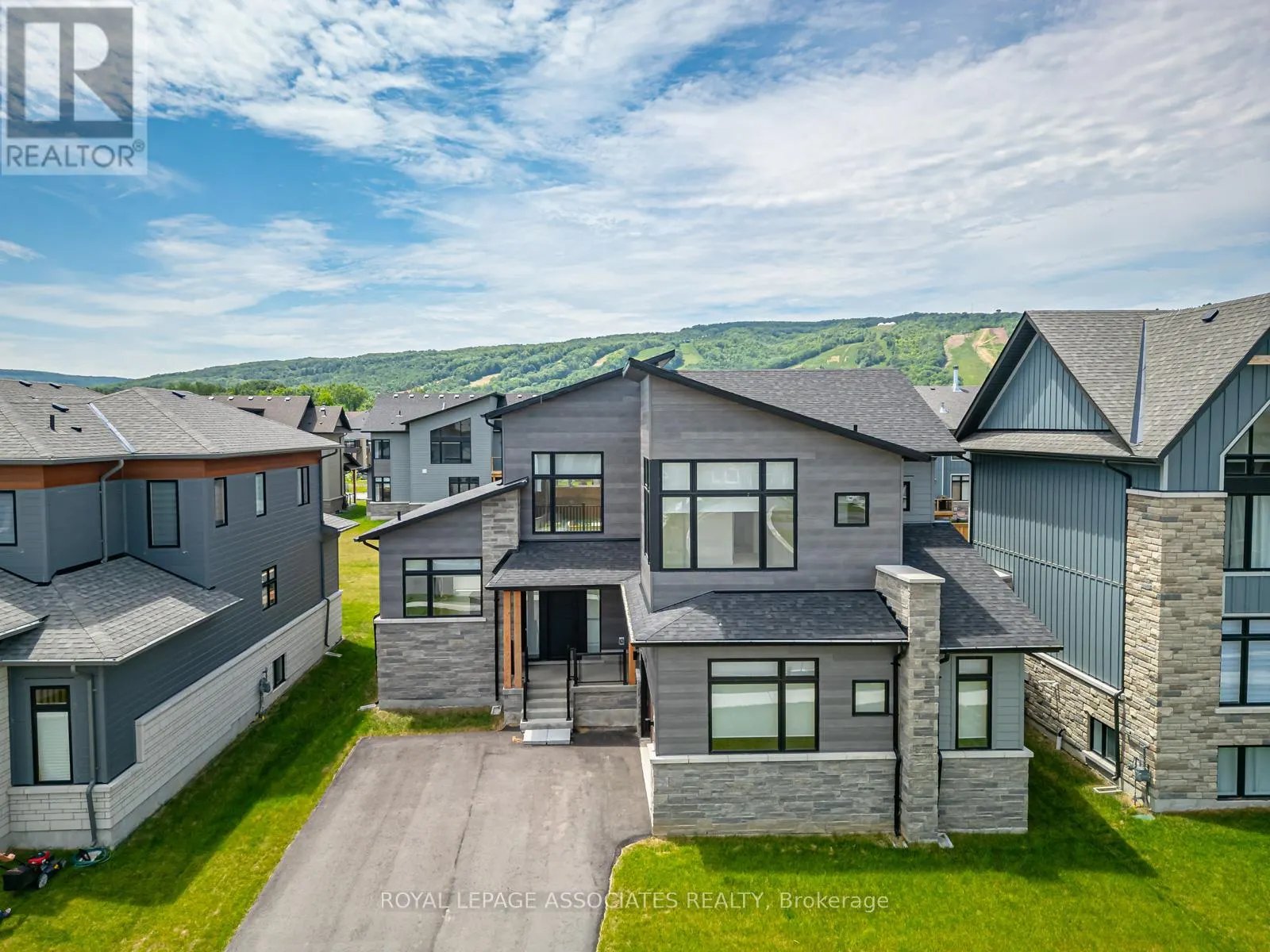 111 CATTAIL CRESCENT