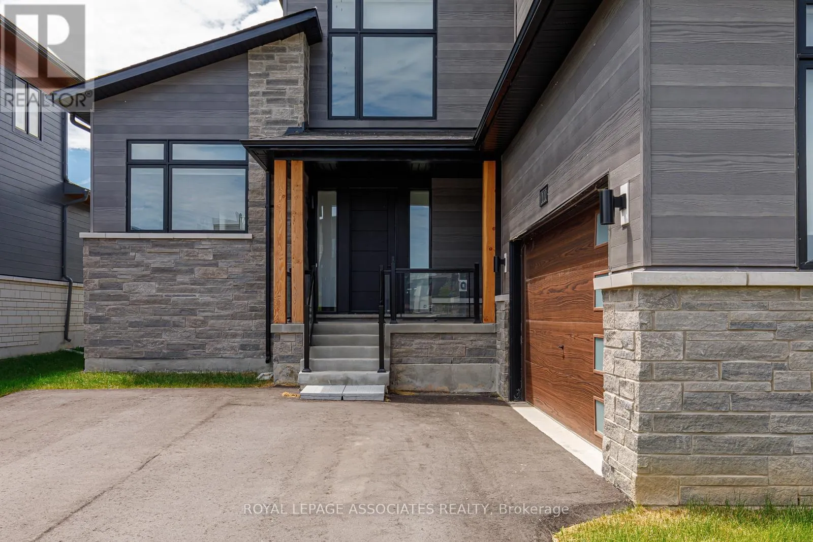 111 CATTAIL CRESCENT