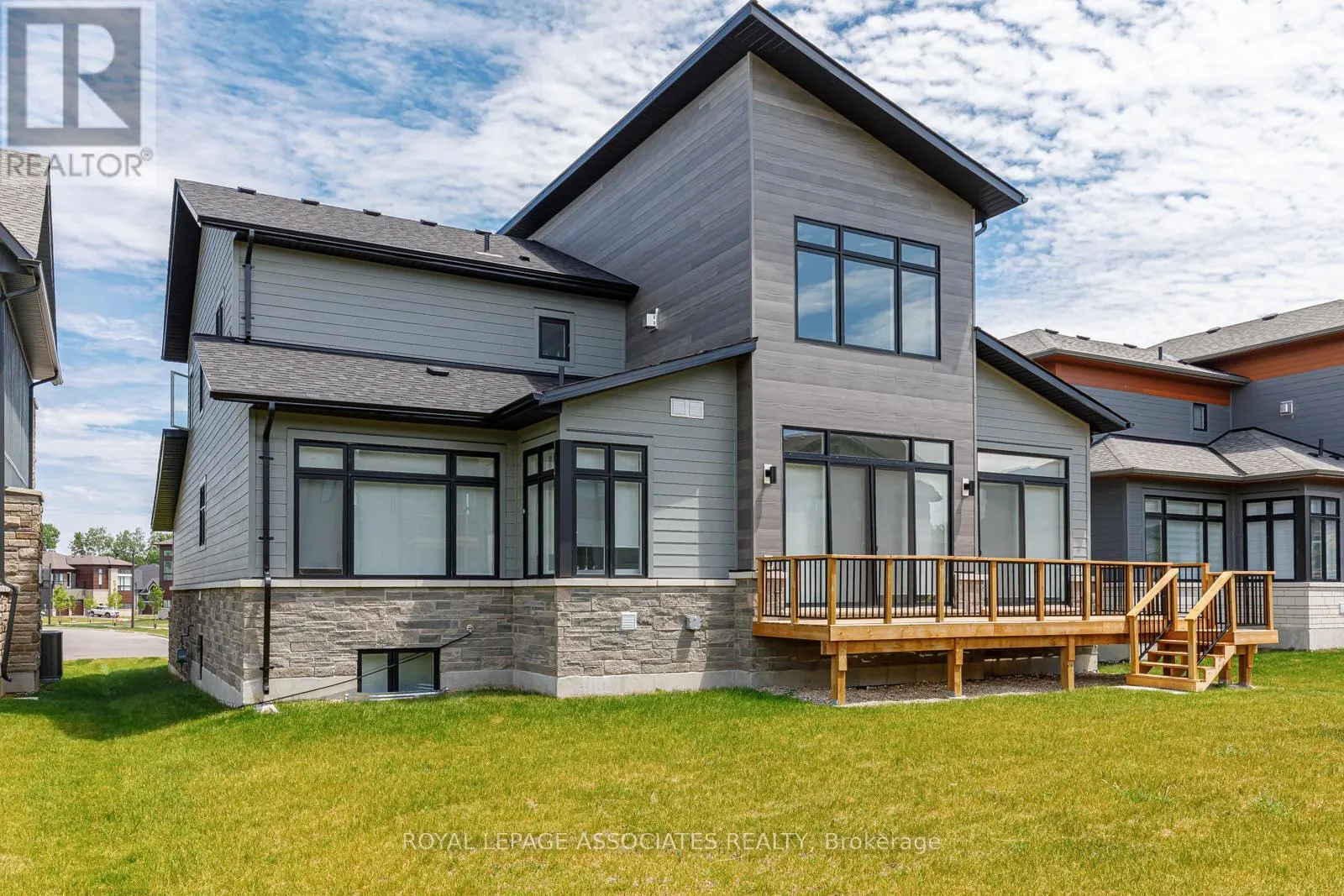 111 CATTAIL CRESCENT