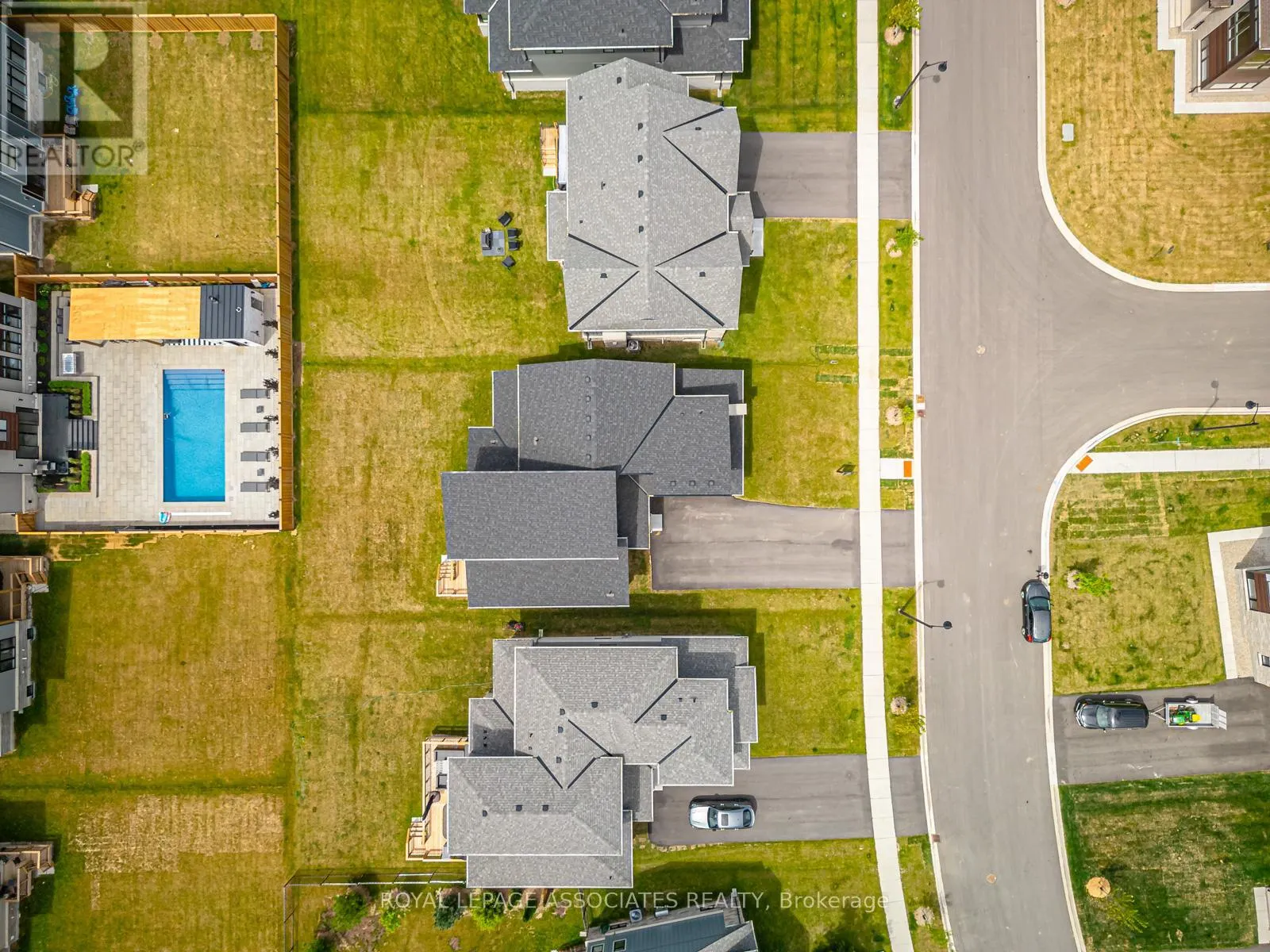 111 CATTAIL CRESCENT