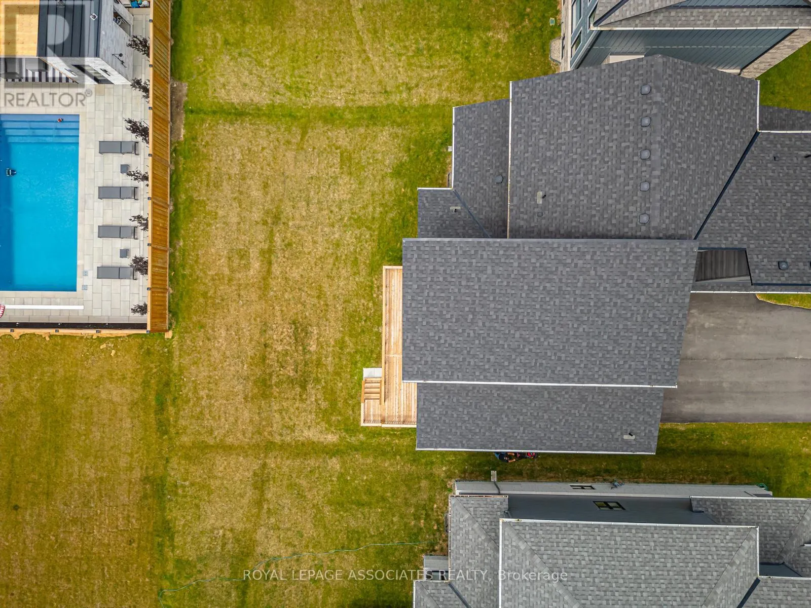 111 CATTAIL CRESCENT