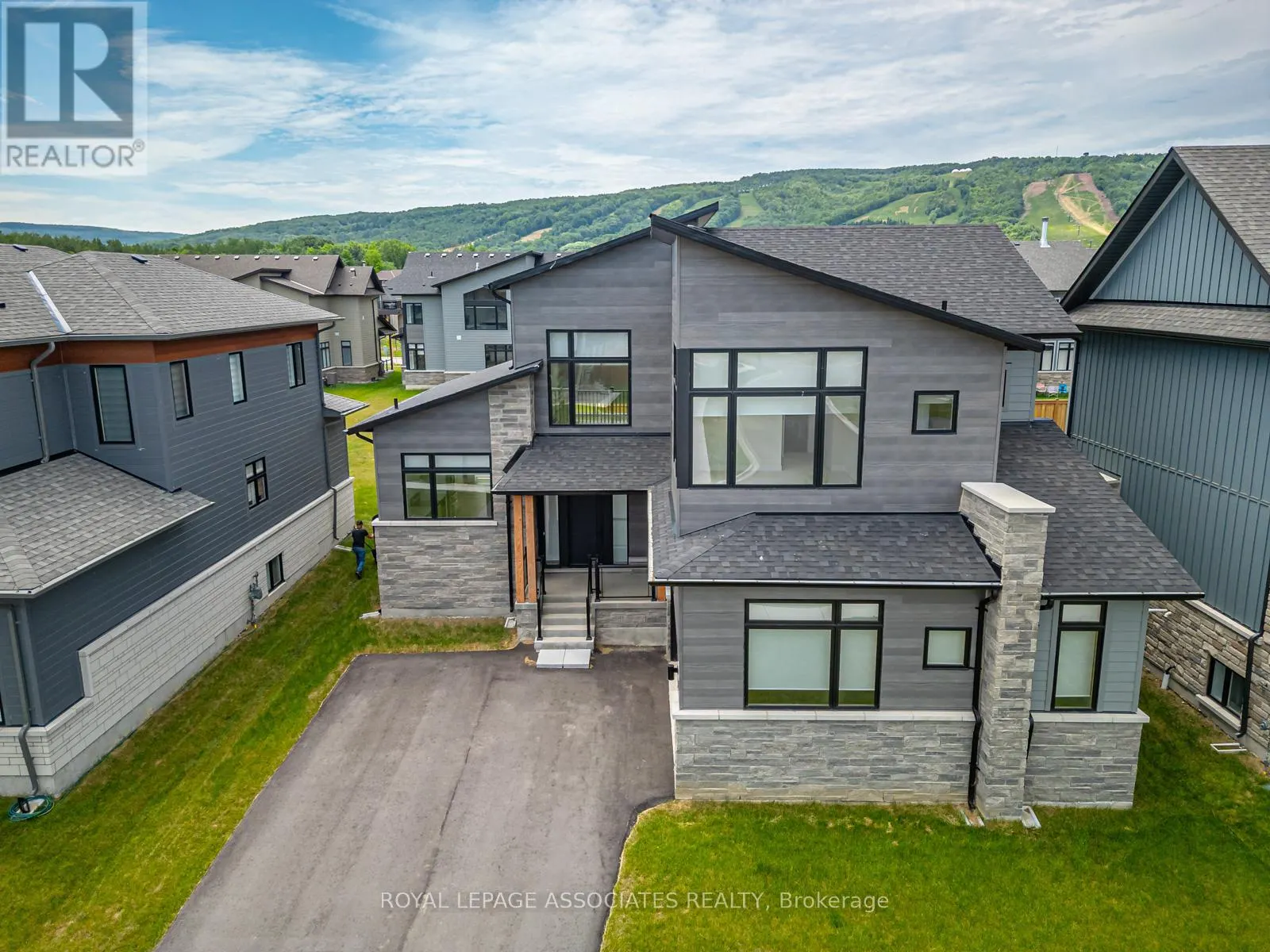 111 CATTAIL CRESCENT