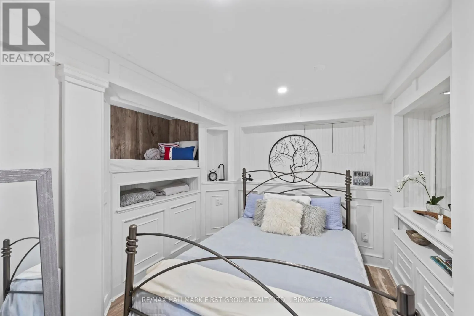 822 ALLINA LANE