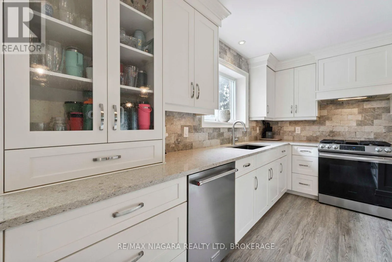 48 MICHAEL DRIVE S