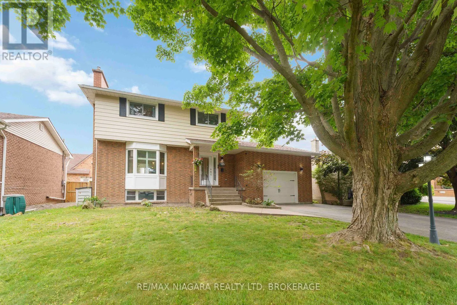 48 MICHAEL DRIVE S