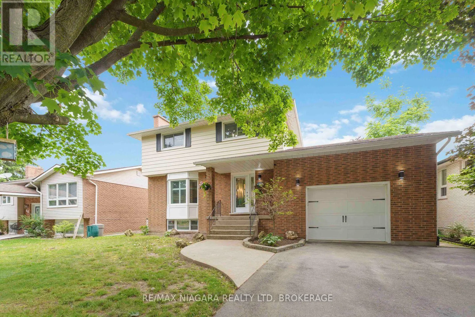 48 MICHAEL DRIVE S