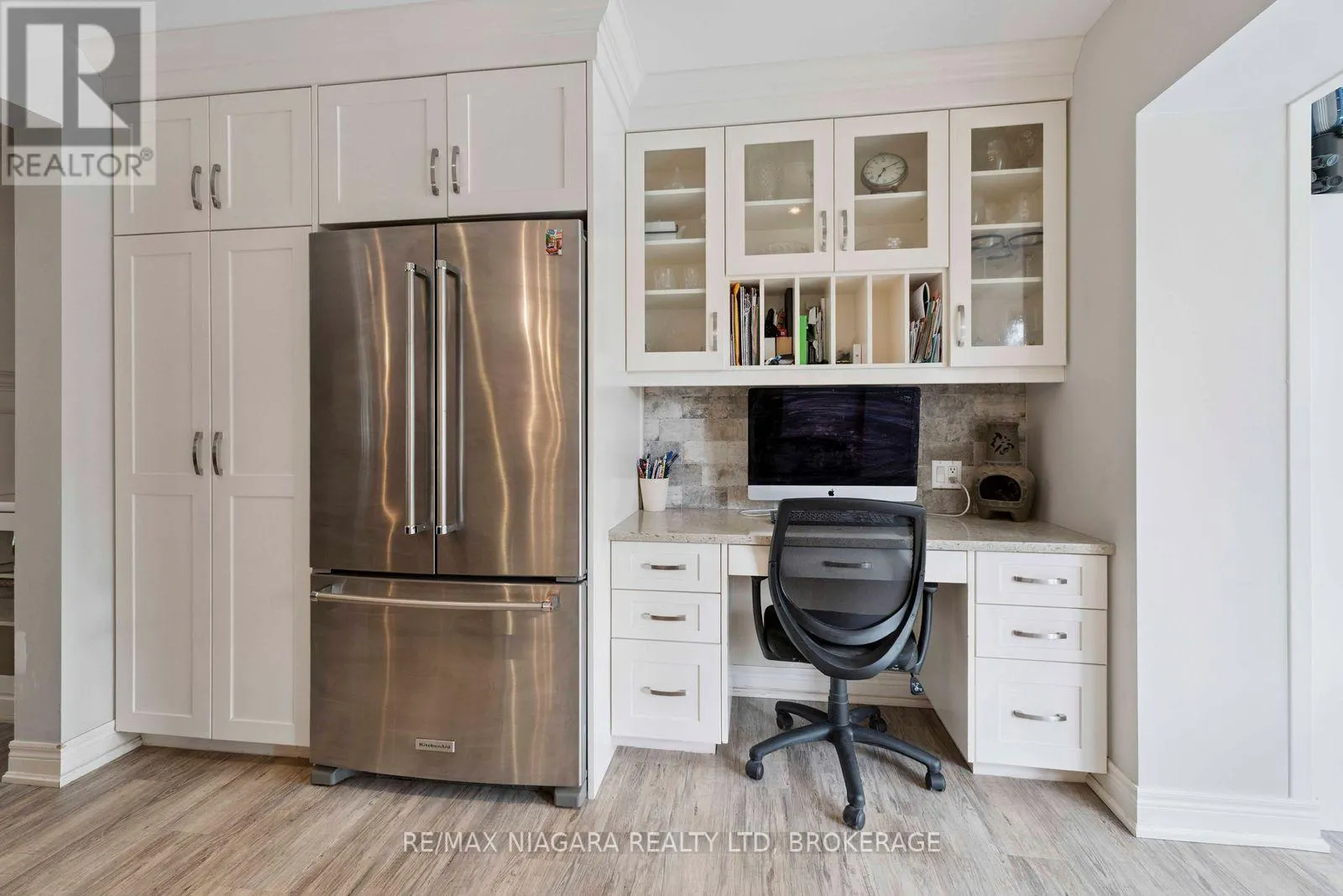 48 MICHAEL DRIVE S