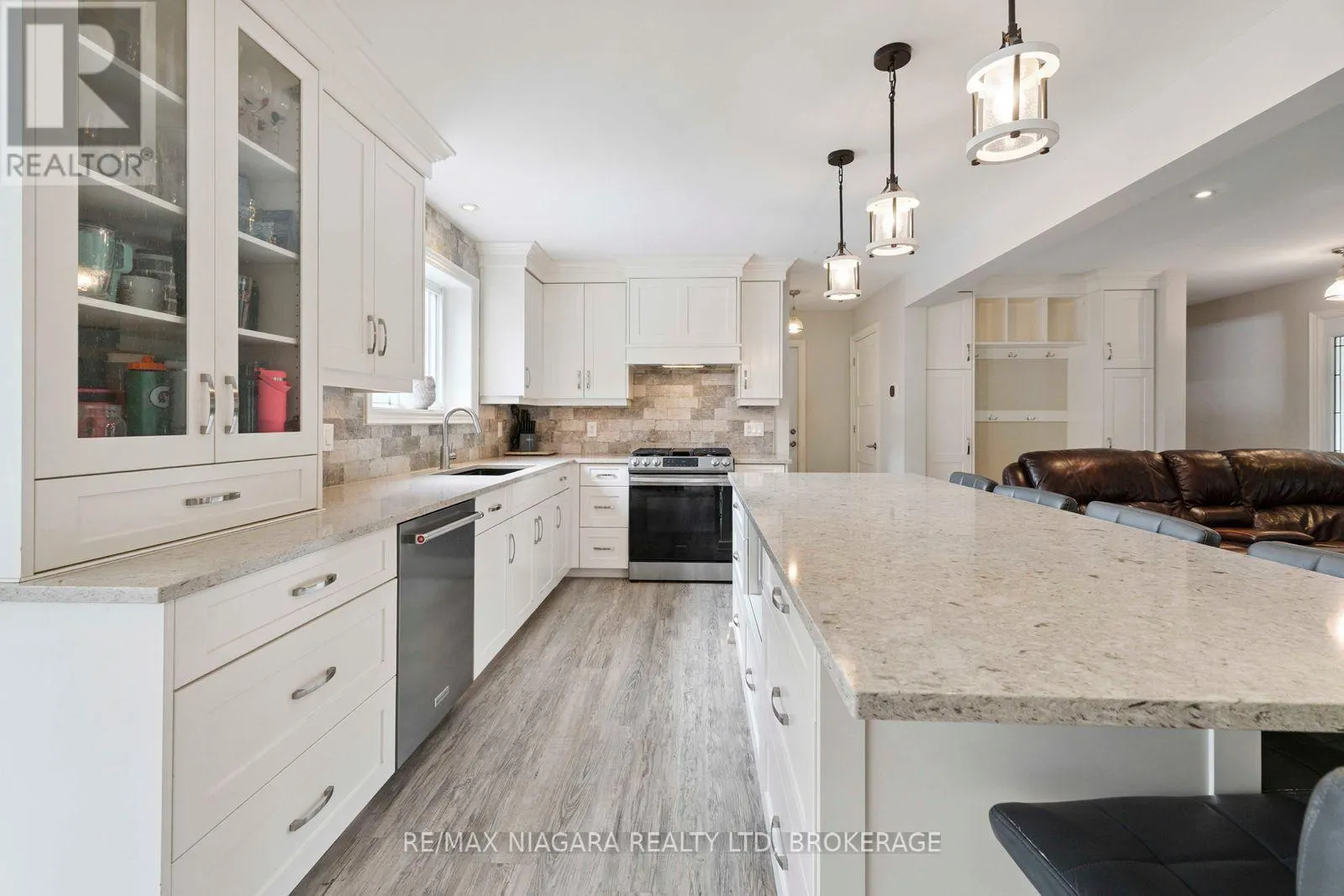 48 MICHAEL DRIVE S