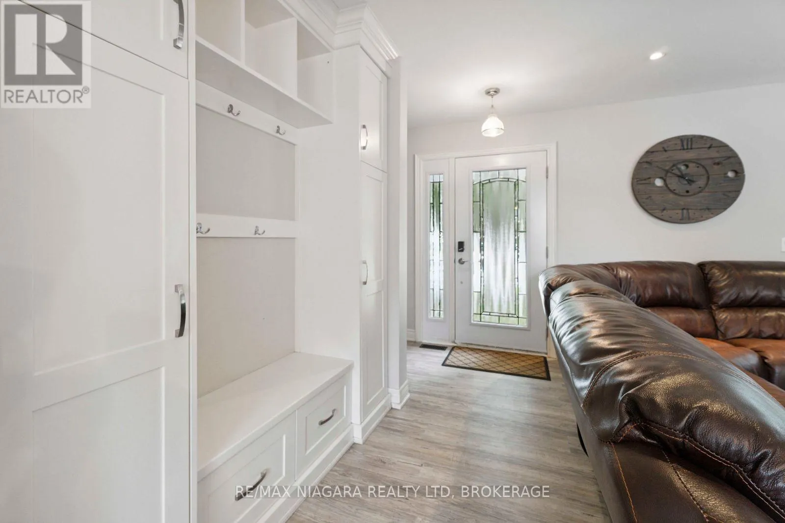 48 MICHAEL DRIVE S