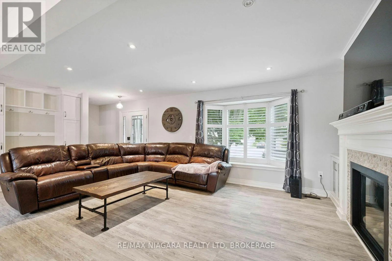 48 MICHAEL DRIVE S