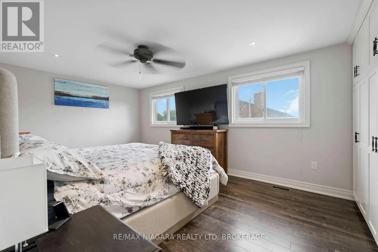 48 MICHAEL DRIVE S