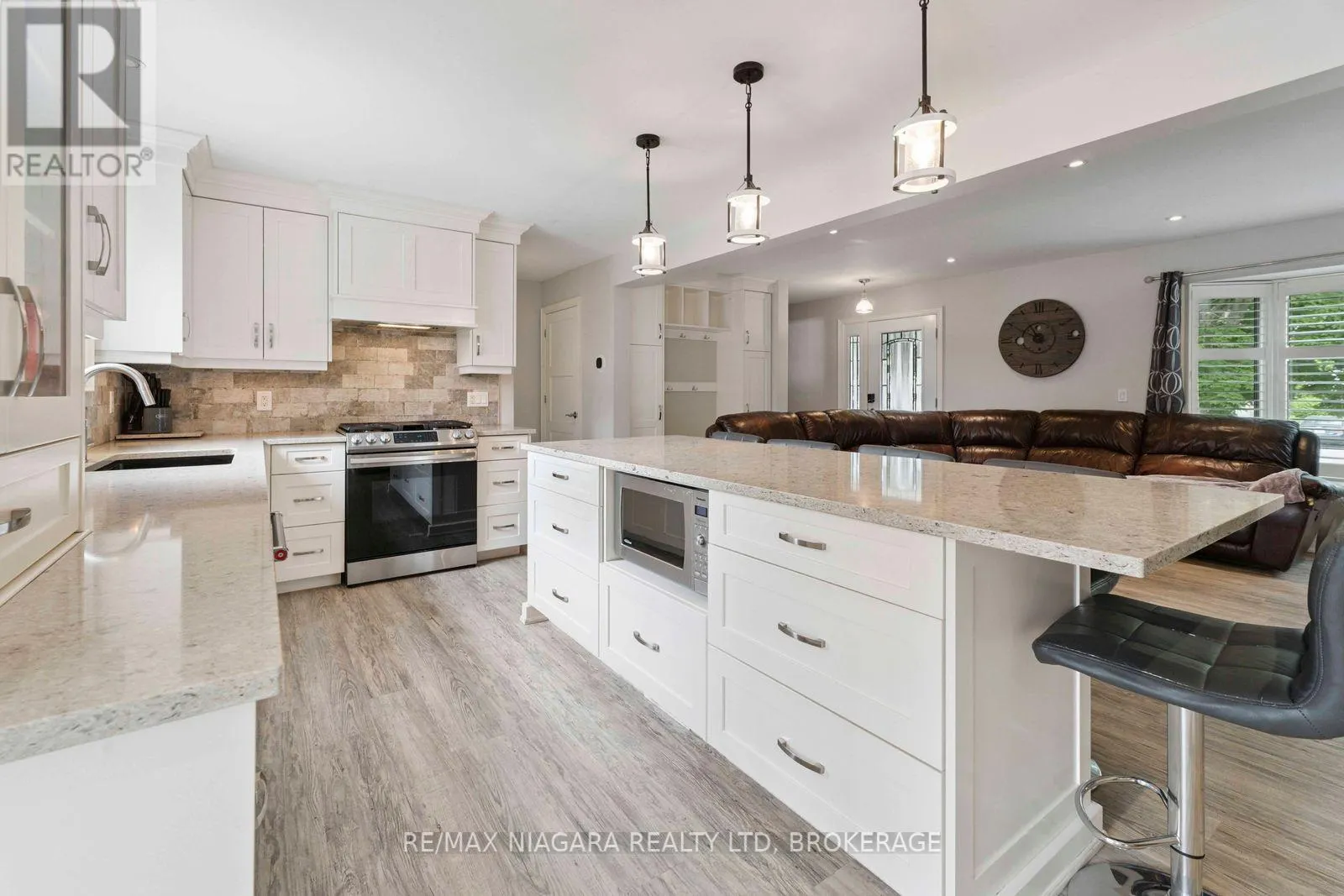 48 MICHAEL DRIVE S