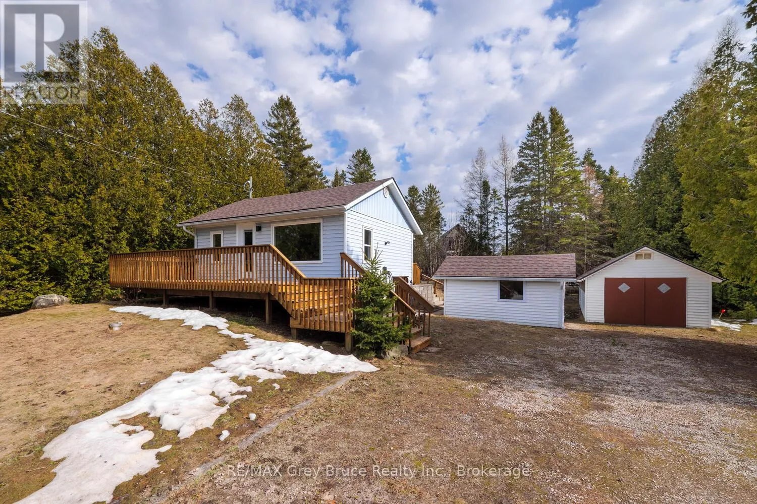 861 PIKE BAY ROAD