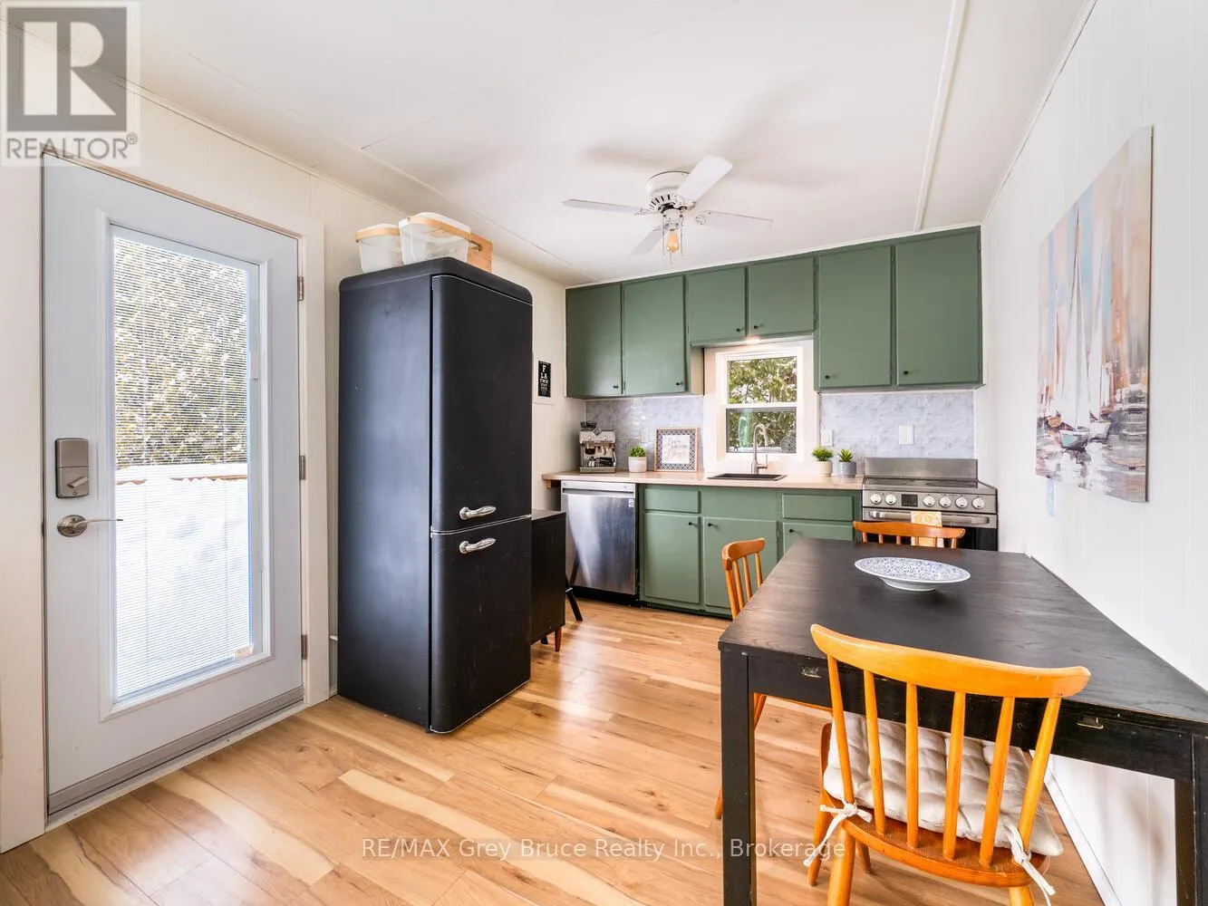 861 PIKE BAY ROAD